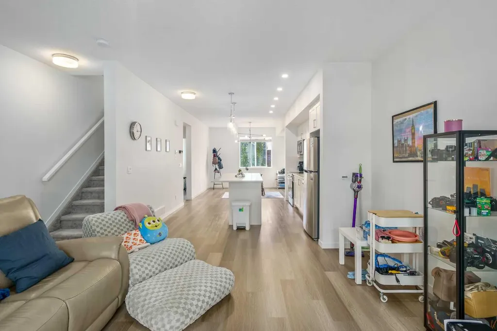 628 Copperstone Manor SE Calgary AB T2Z 5G4