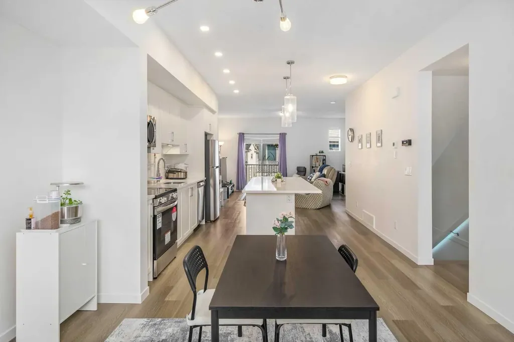 628 Copperstone Manor SE Calgary AB T2Z 5G4