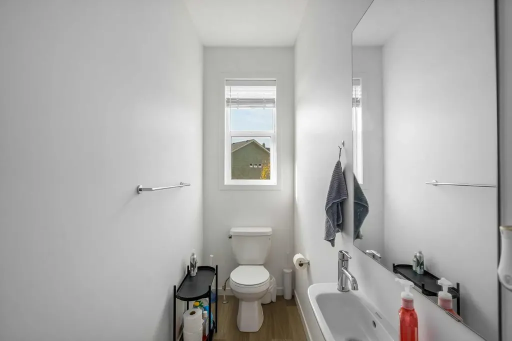 628 Copperstone Manor SE Calgary AB T2Z 5G4