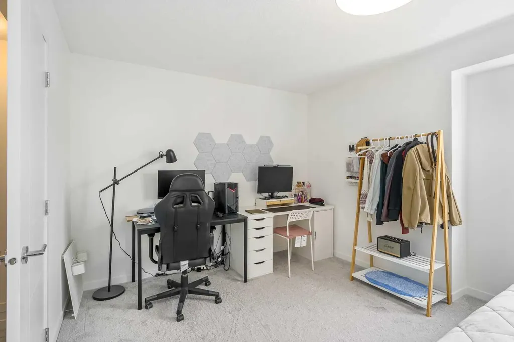 628 Copperstone Manor SE Calgary AB T2Z 5G4