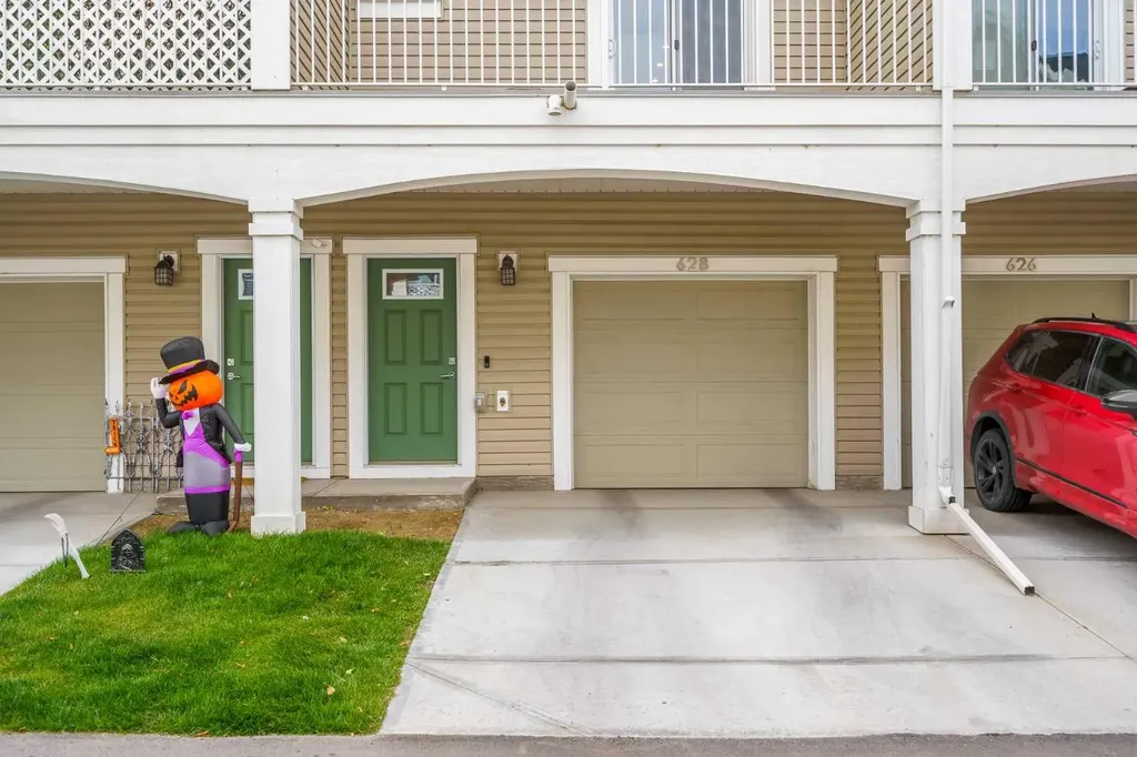 628 Copperstone Manor SE Calgary AB T2Z 5G4