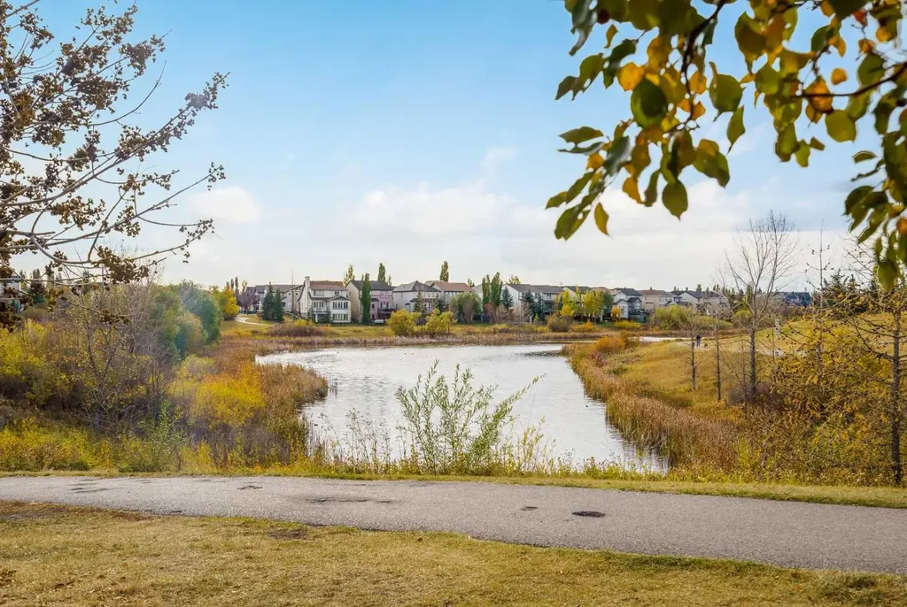 628 Copperstone Manor SE Calgary AB T2Z 5G4