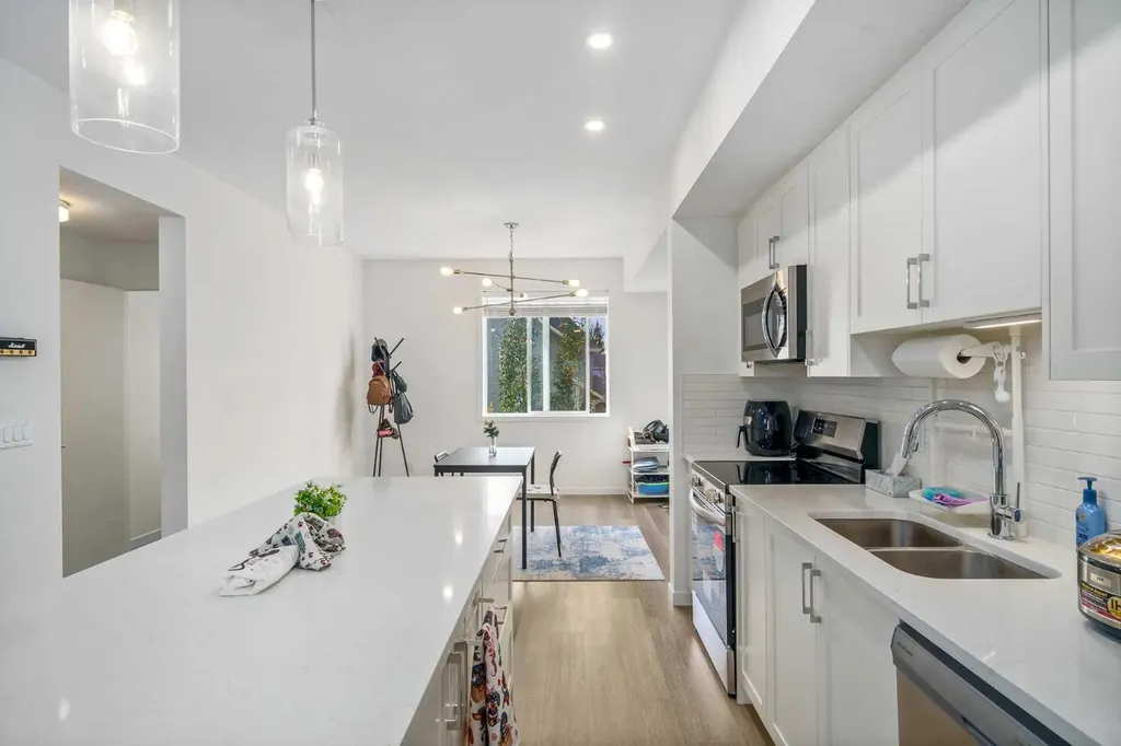 628 Copperstone Manor SE Calgary AB T2Z 5G4
