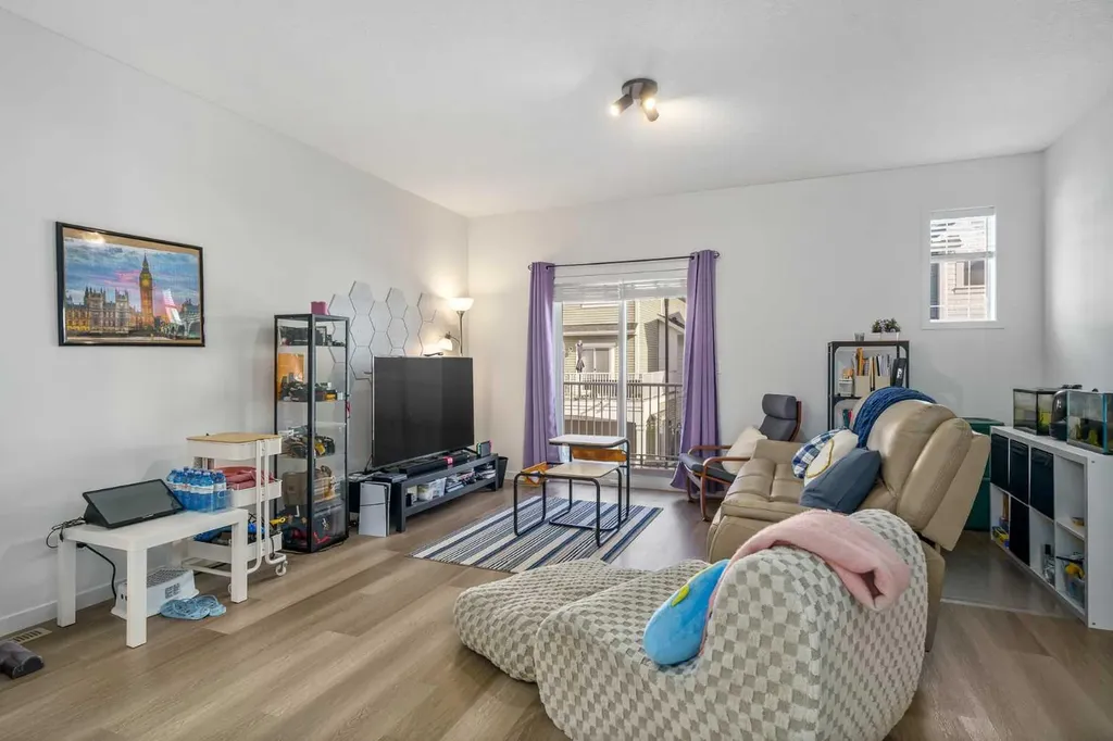 628 Copperstone Manor SE Calgary AB T2Z 5G4