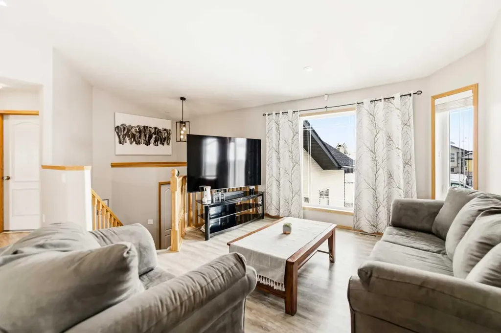 22 Mcdougall Close Penhold AB T0M 1R0