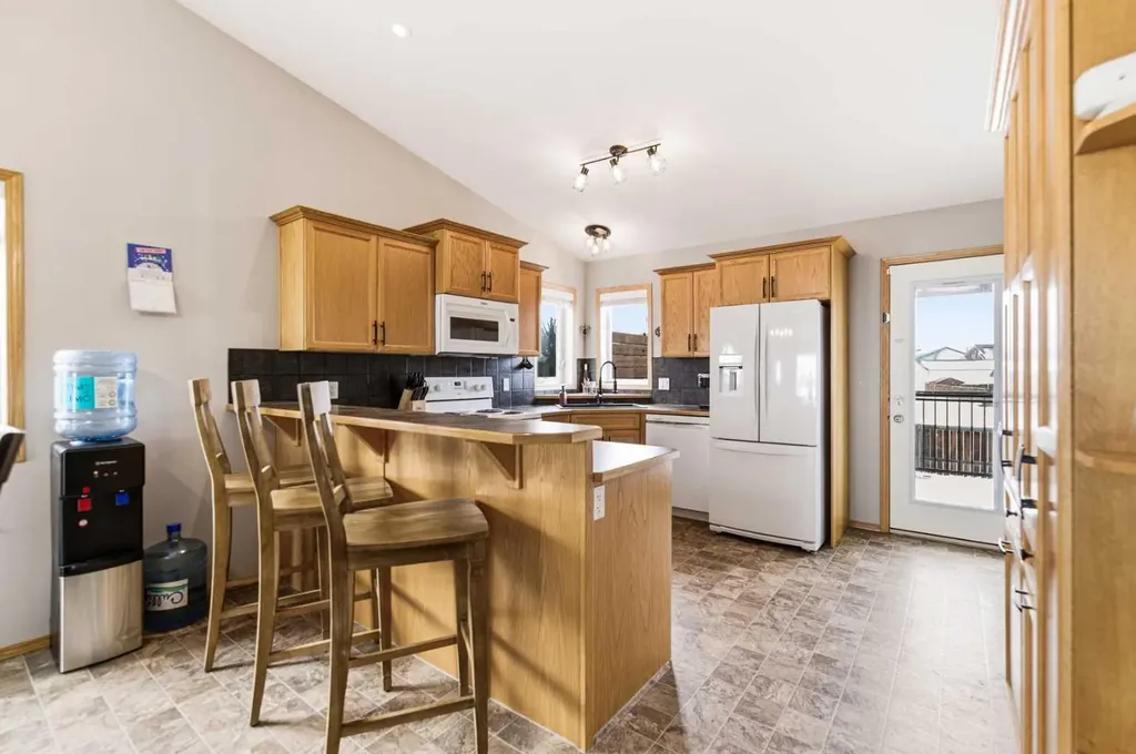 22 Mcdougall Close Penhold AB T0M 1R0