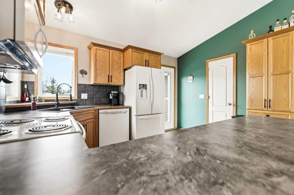 22 Mcdougall Close Penhold AB T0M 1R0