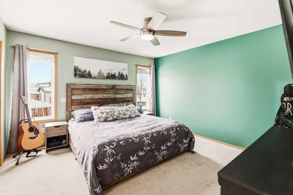 22 Mcdougall Close Penhold AB T0M 1R0