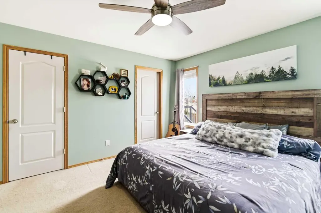 22 Mcdougall Close Penhold AB T0M 1R0