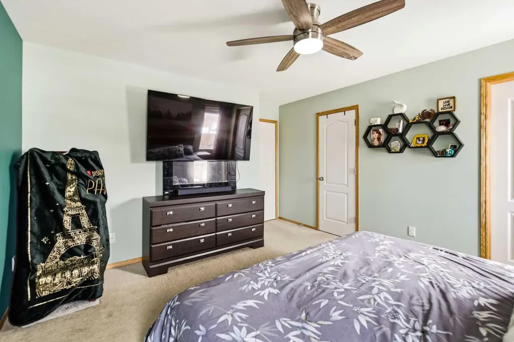 22 Mcdougall Close Penhold AB T0M 1R0
