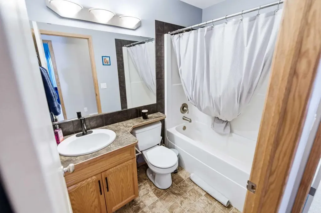 22 Mcdougall Close Penhold AB T0M 1R0