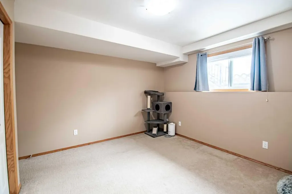 22 Mcdougall Close Penhold AB T0M 1R0