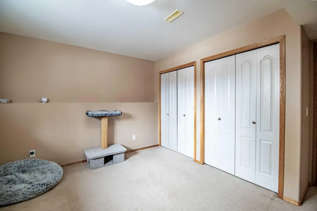 22 Mcdougall Close Penhold AB T0M 1R0