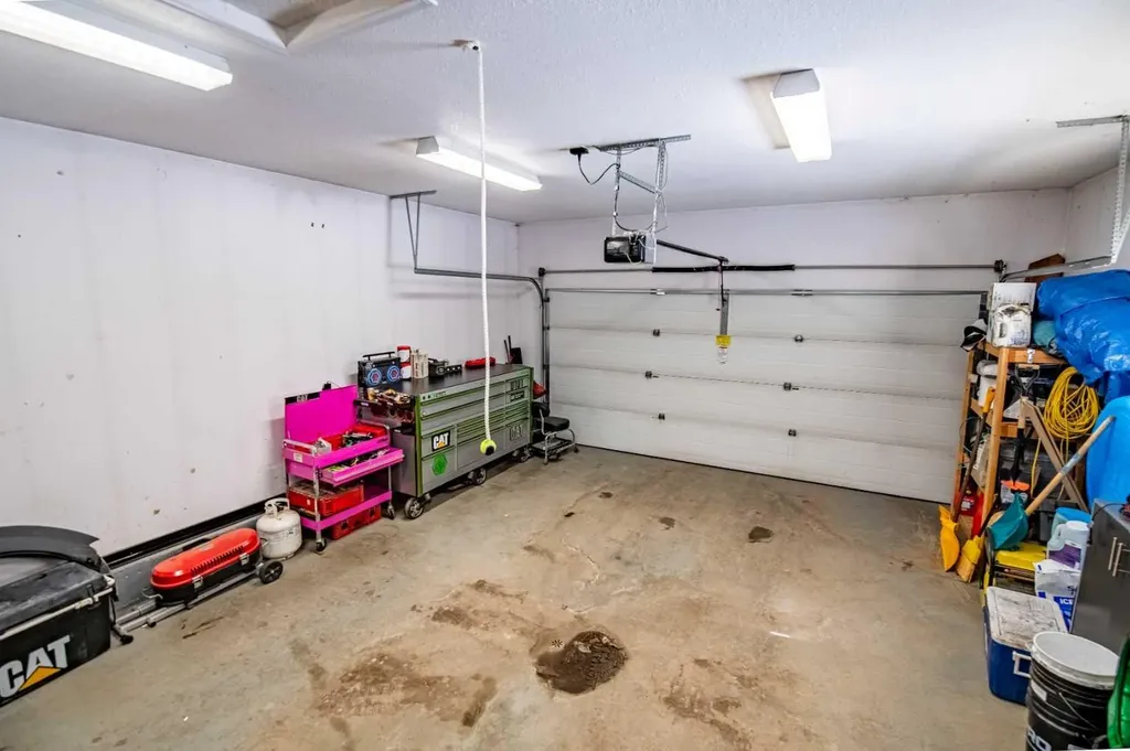 22 Mcdougall Close Penhold AB T0M 1R0