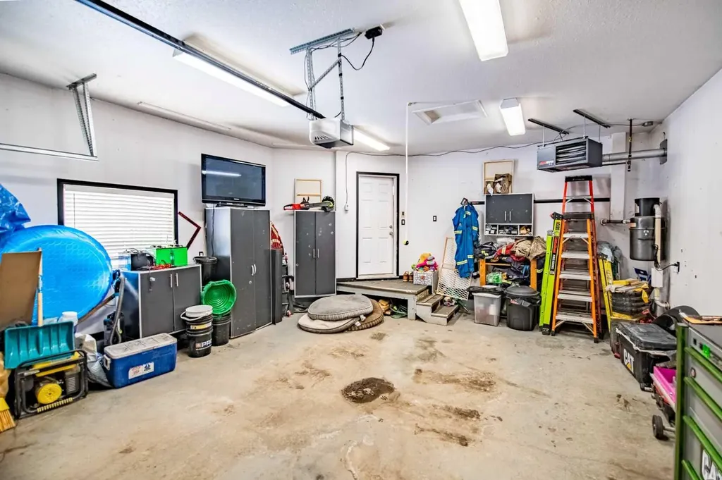 22 Mcdougall Close Penhold AB T0M 1R0