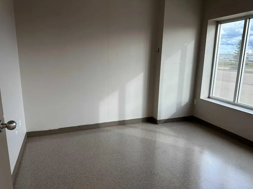10322 74 Avenue Clairmont AB T8X 5A7
