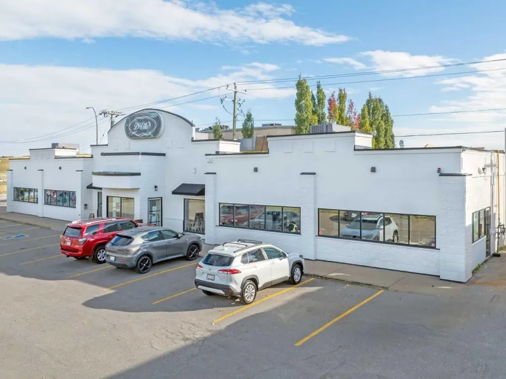 460 Erin Woods Drive SE Calgary AB T2G 3A5