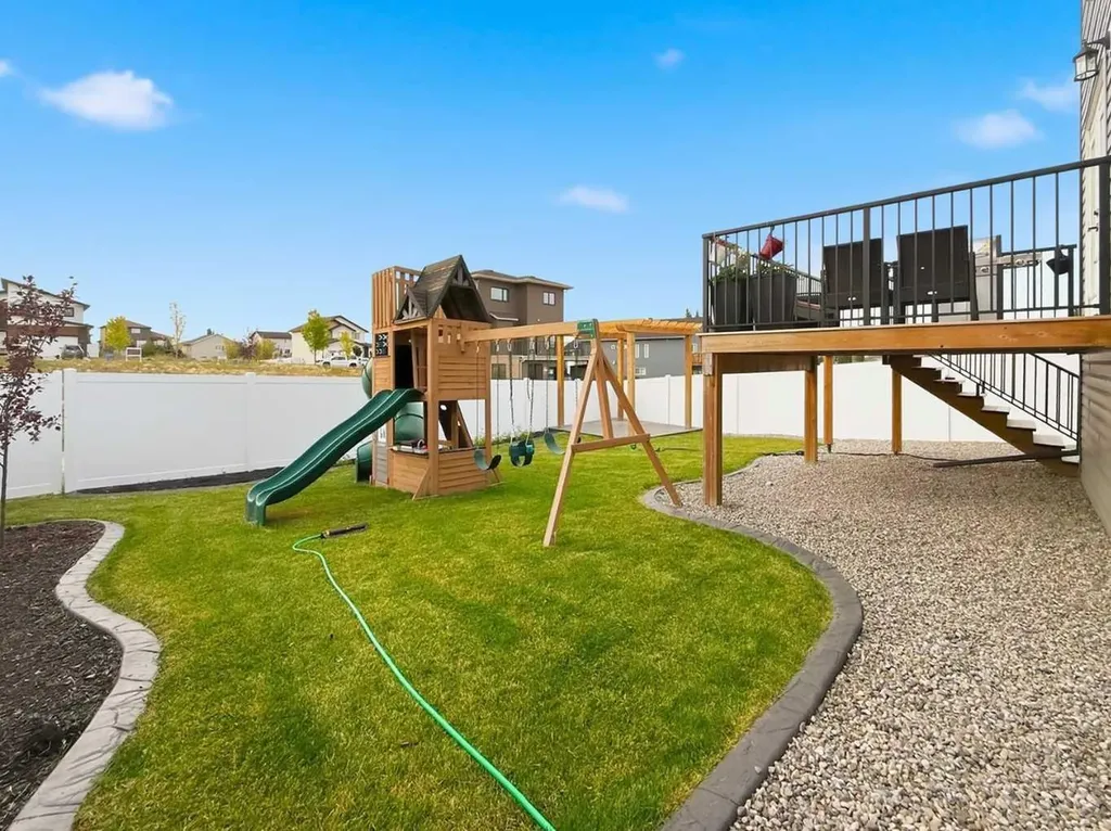 30 Palmer Circle Blackfalds AB T4M 0N7