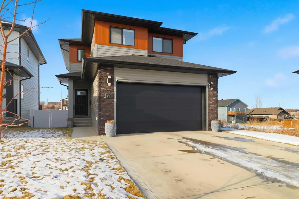 30 Palmer Circle Blackfalds AB T4M 0N7