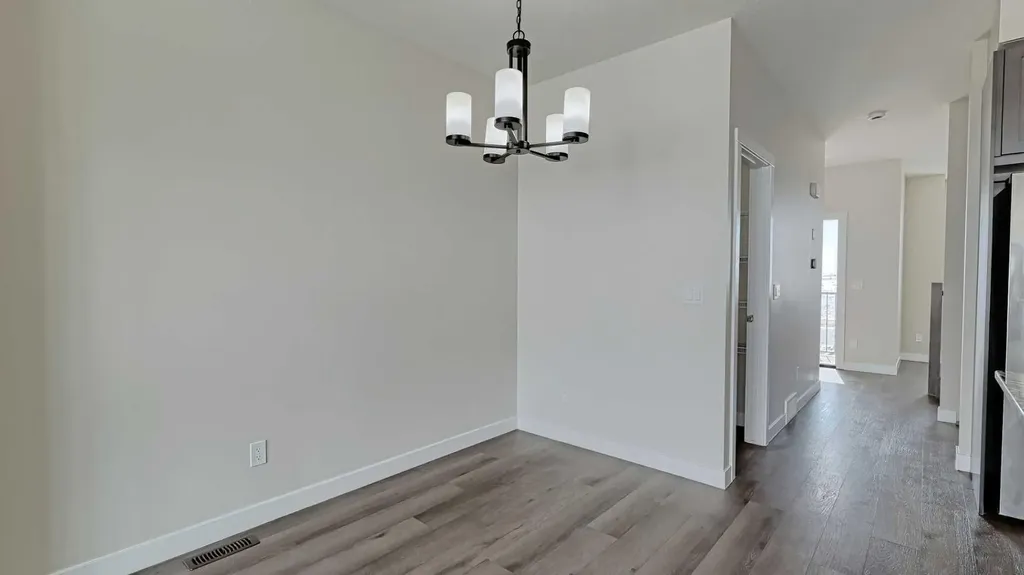 282 Alpine Avenue SW Calgary AB T2Y 0R8