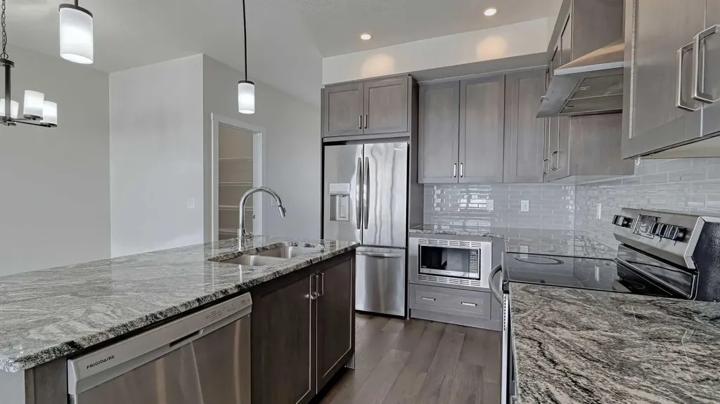 282 Alpine Avenue SW Calgary AB T2Y 0R8