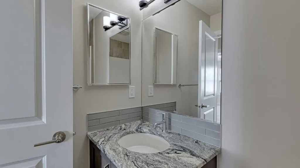 282 Alpine Avenue SW Calgary AB T2Y 0R8