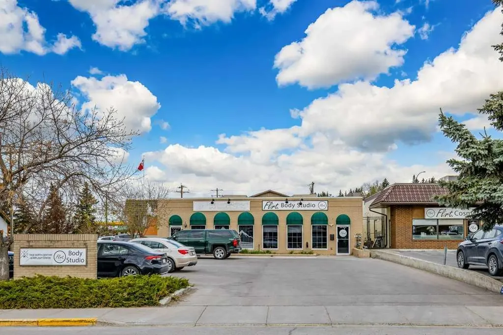 115B 4 Avenue W Cochrane AB T4C1A4