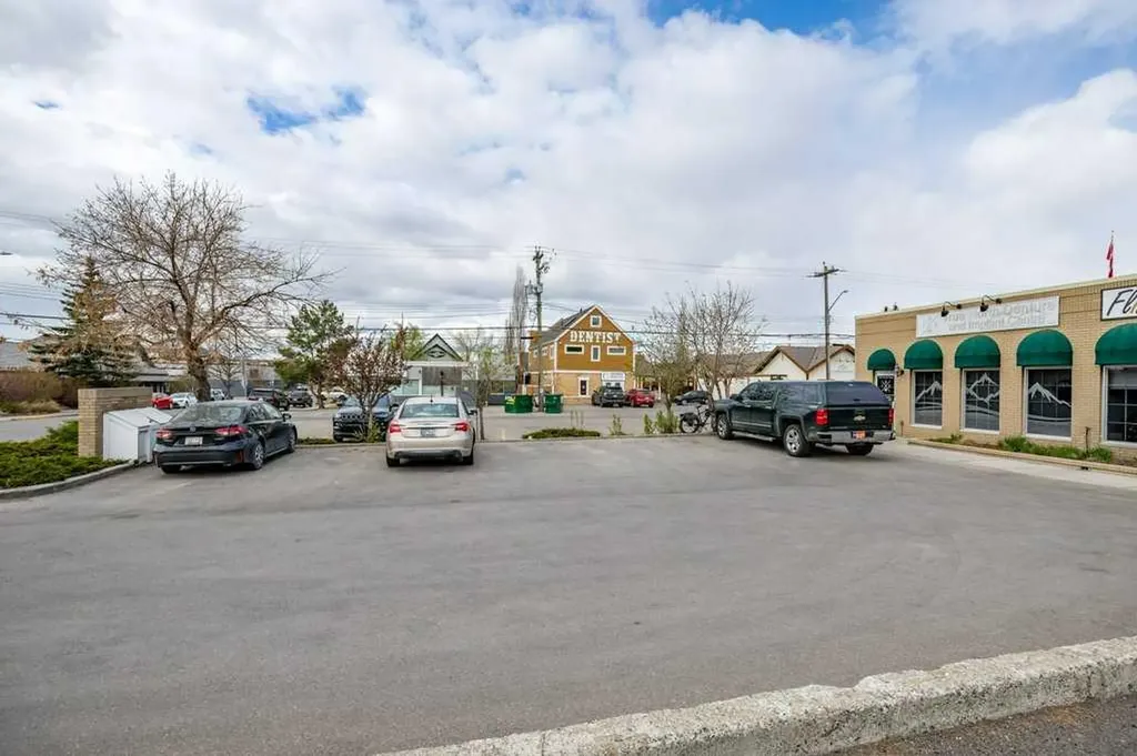 115B 4 Avenue W Cochrane AB T4C1A4