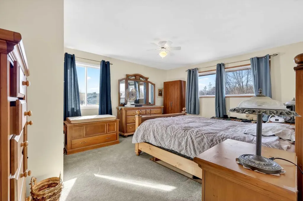 119 3 Avenue W Hussar AB T0J 1S0