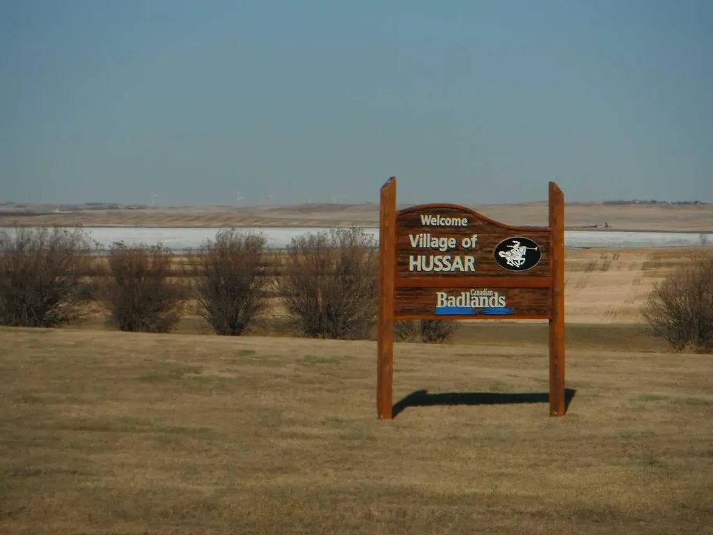 119 3 Avenue W Hussar AB T0J 1S0