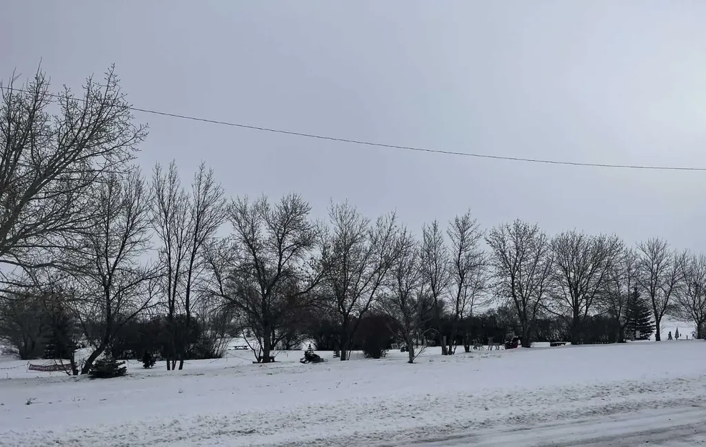 119 3 Avenue W Hussar AB T0J 1S0