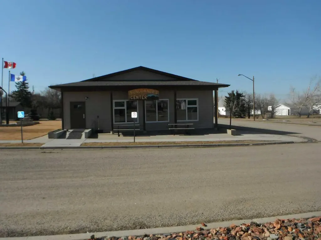 119 3 Avenue W Hussar AB T0J 1S0