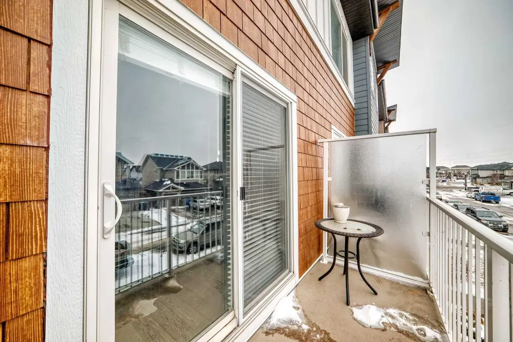 111 Rainbow Falls Chestermere AB T1X 0Z5