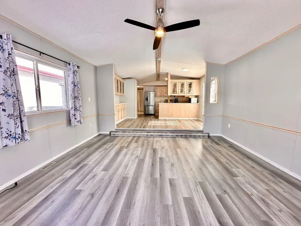 613 Iris Street Rosemary AB T0J 2W0