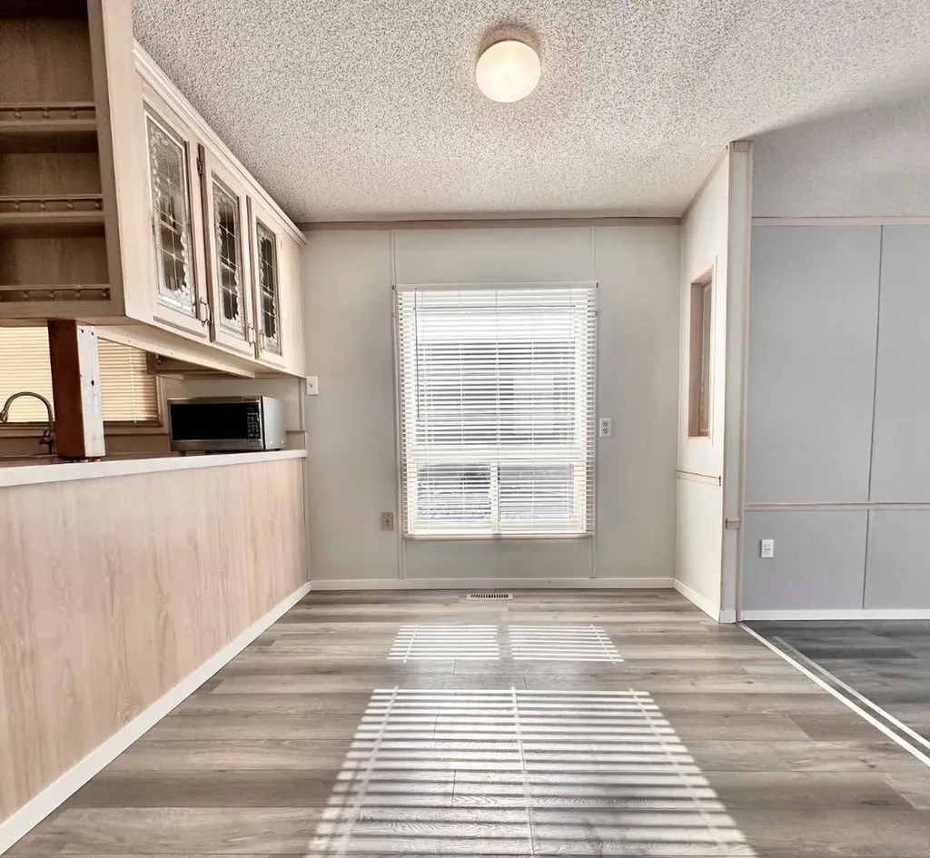 613 Iris Street Rosemary AB T0J 2W0