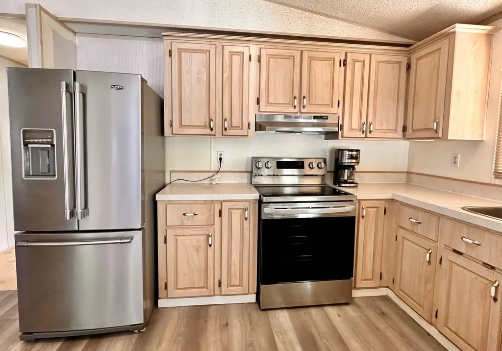 613 Iris Street Rosemary AB T0J 2W0