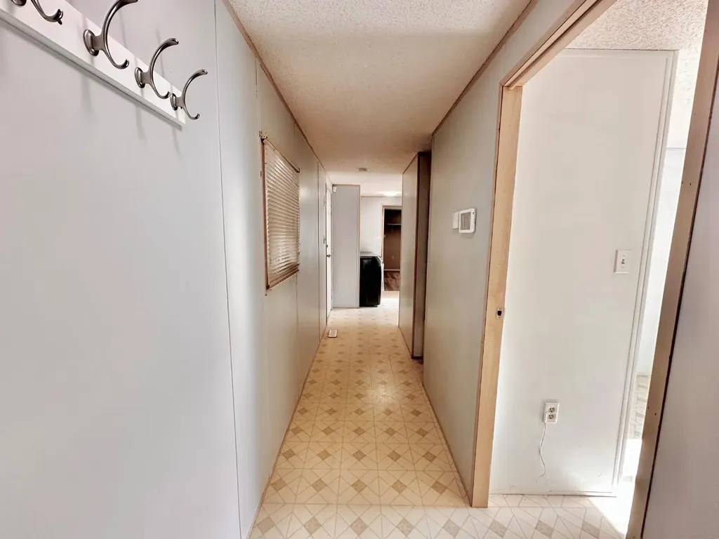 613 Iris Street Rosemary AB T0J 2W0