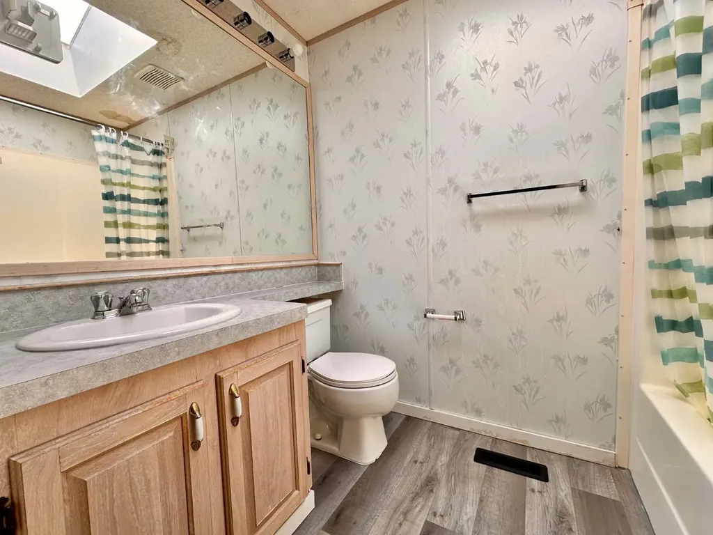 613 Iris Street Rosemary AB T0J 2W0