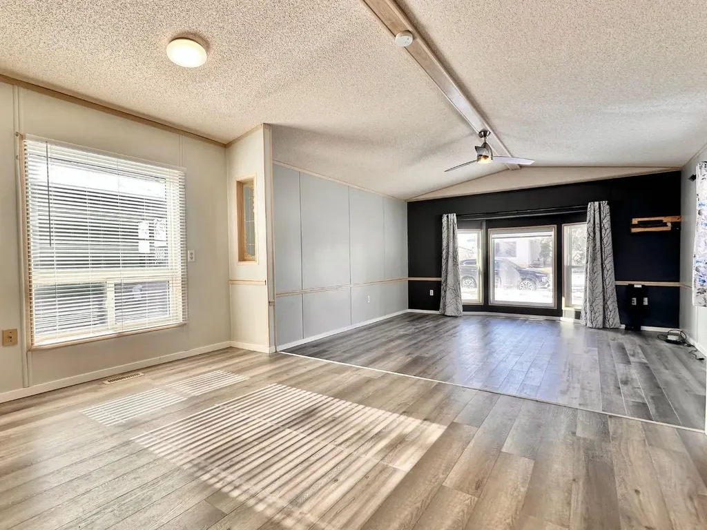 613 Iris Street Rosemary AB T0J 2W0