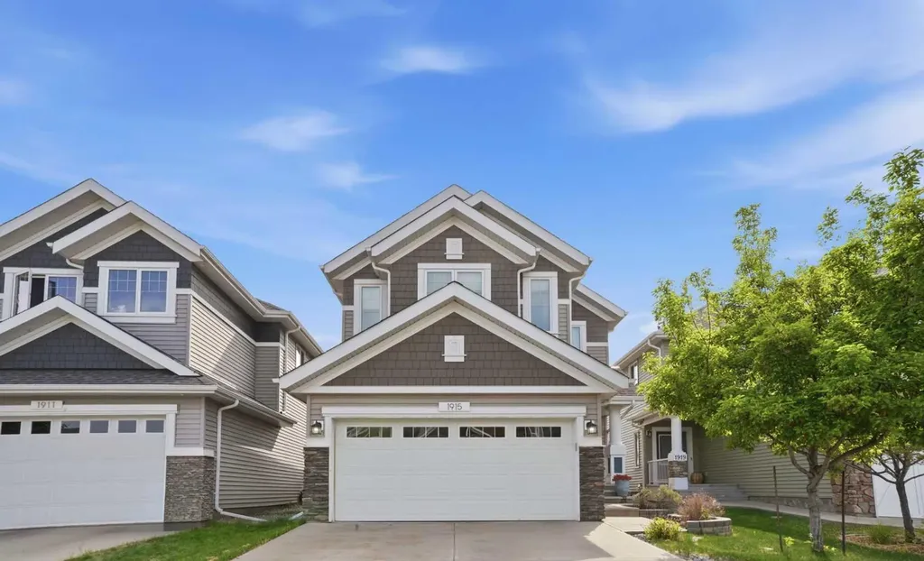 1915 77 Street SW Edmonton AB T6X 1V9