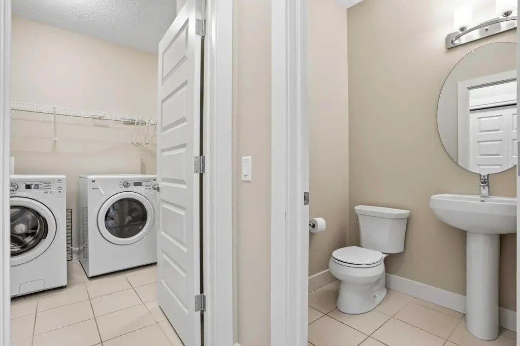 1915 77 Street SW Edmonton AB T6X 1V9