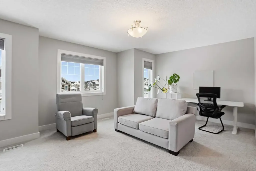 1915 77 Street SW Edmonton AB T6X 1V9