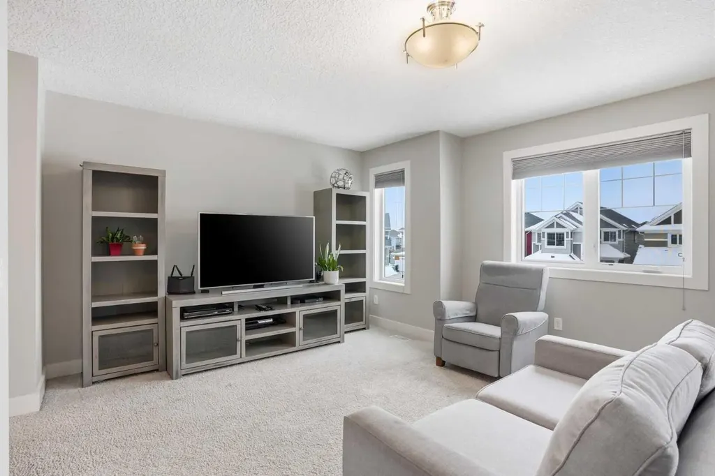 1915 77 Street SW Edmonton AB T6X 1V9