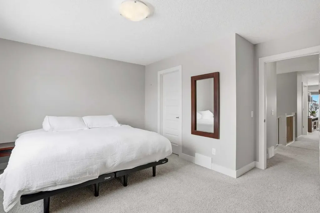 1915 77 Street SW Edmonton AB T6X 1V9