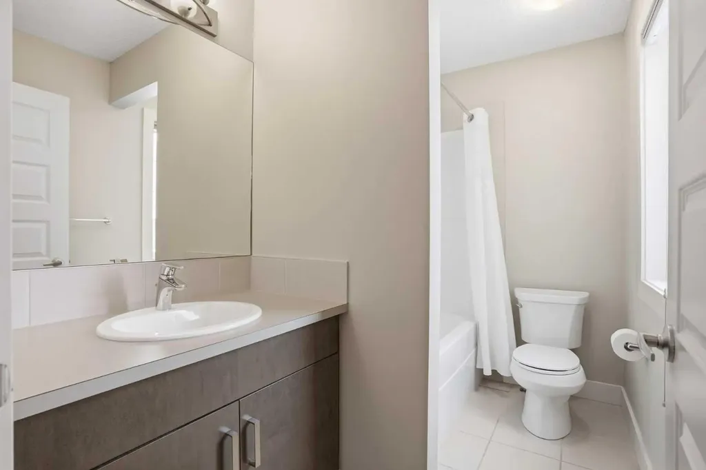 1915 77 Street SW Edmonton AB T6X 1V9