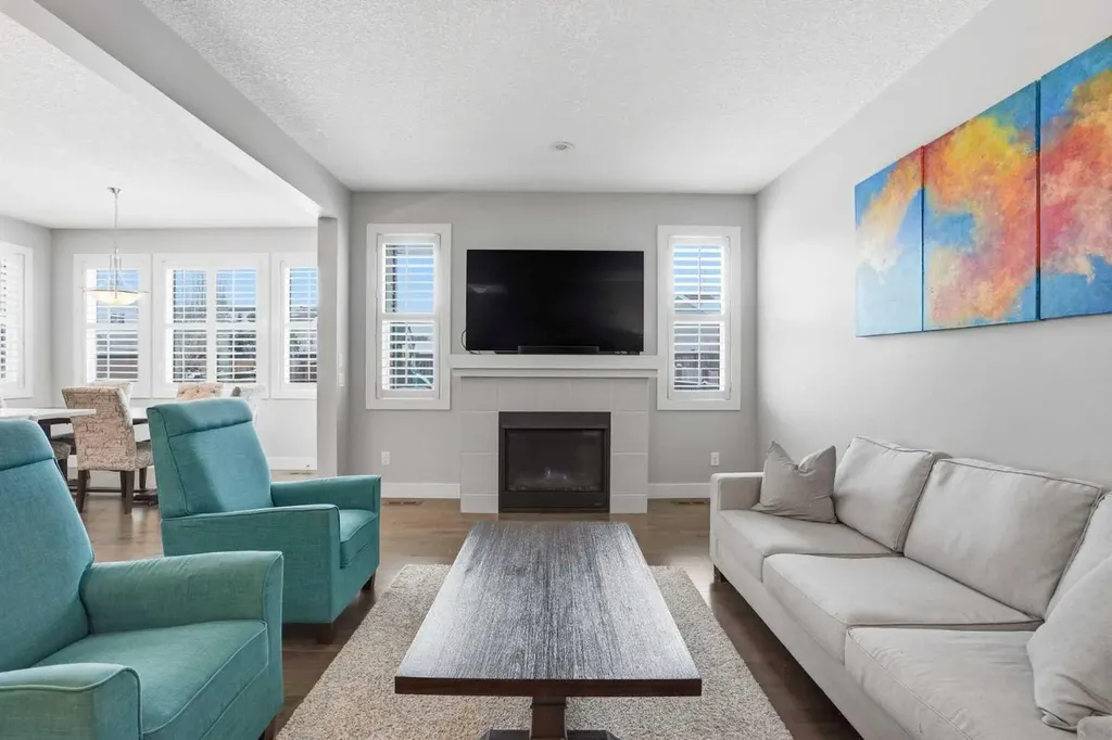 1915 77 Street SW Edmonton AB T6X 1V9