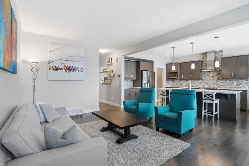 1915 77 Street SW Edmonton AB T6X 1V9