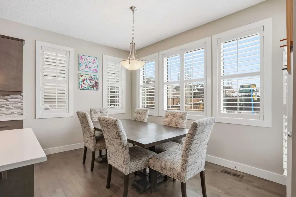 1915 77 Street SW Edmonton AB T6X 1V9