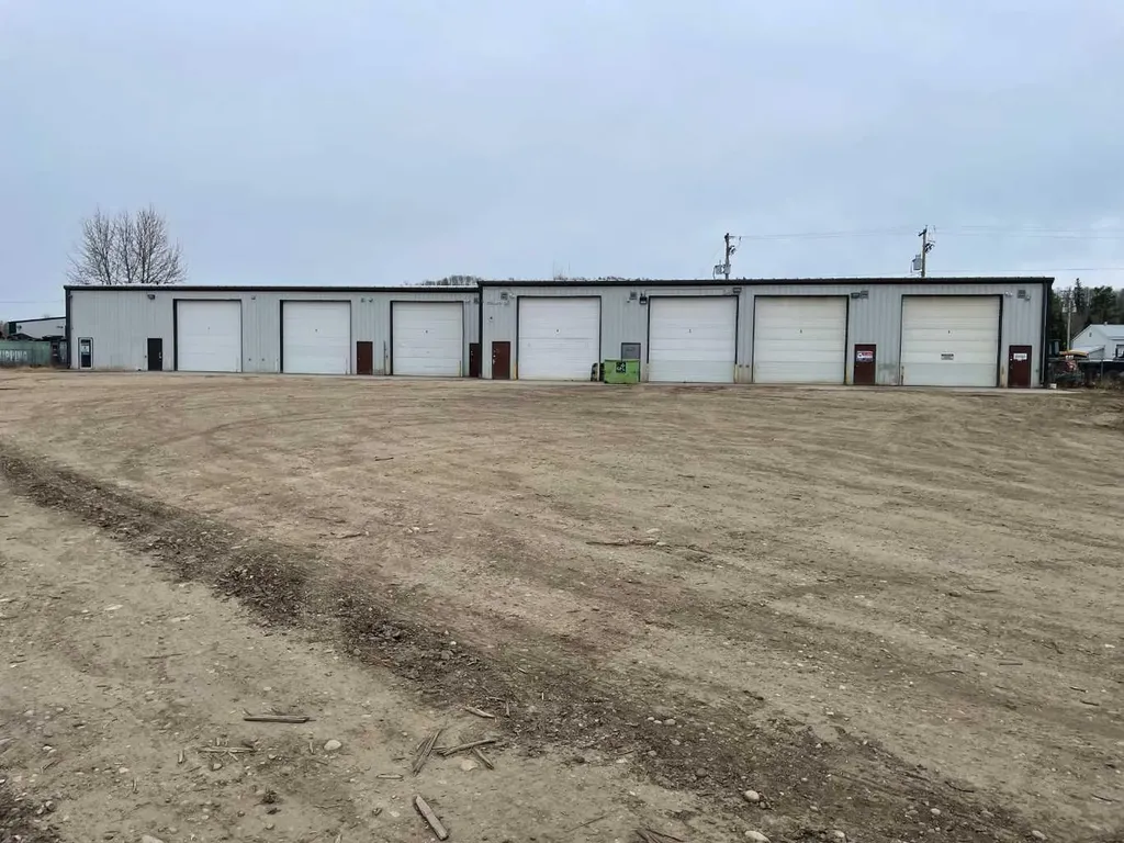 6409 51 Avenue Whitecourt AB T7S 1N9