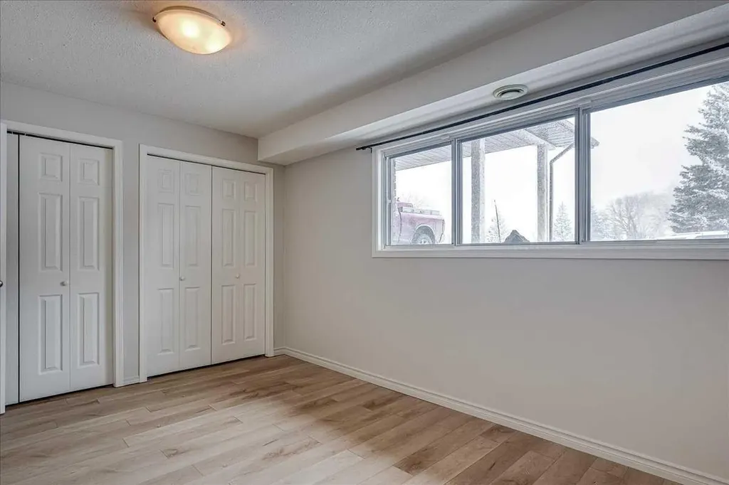 5219 & 5221 41 Street Innisfail AB T4G1G3